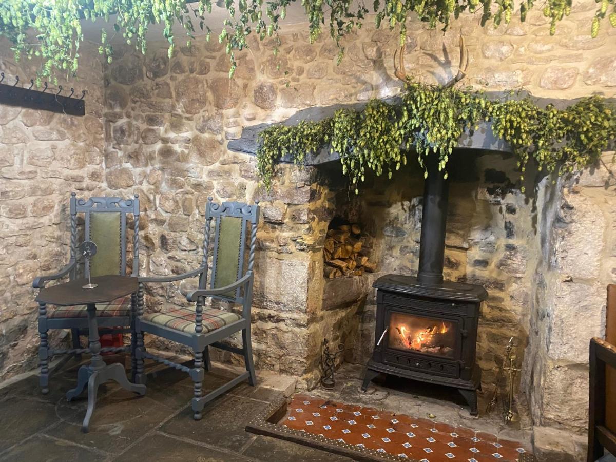 Chainbridge Usk Riverside Gastro Pub And Accommodation Trostrey Esterno foto